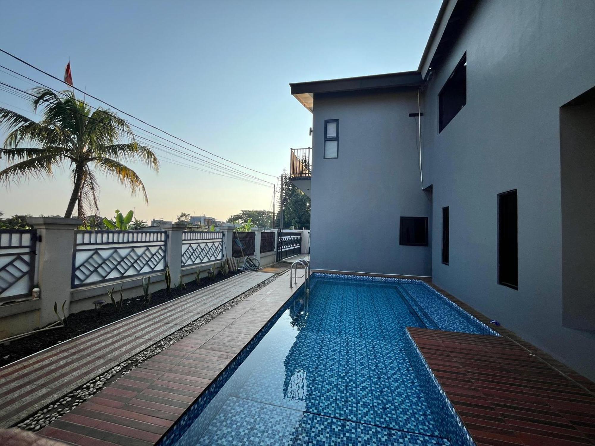 Villa Cassandra Cigombong ภายนอก รูปภาพ